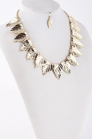 Shiny Leaf Petal Lined Chain Necklace 5ECA4